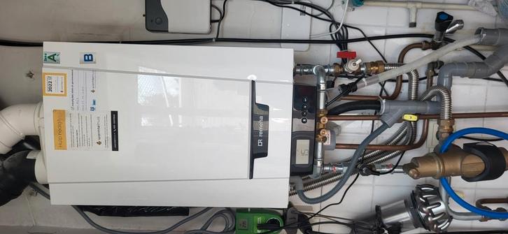 Remeha Tzerra Ace 28C CW4 (2021), Doe-het-zelf en Verbouw, Verwarming en Radiatoren, Zo goed als nieuw, Cv-ketel of Combi-ketel