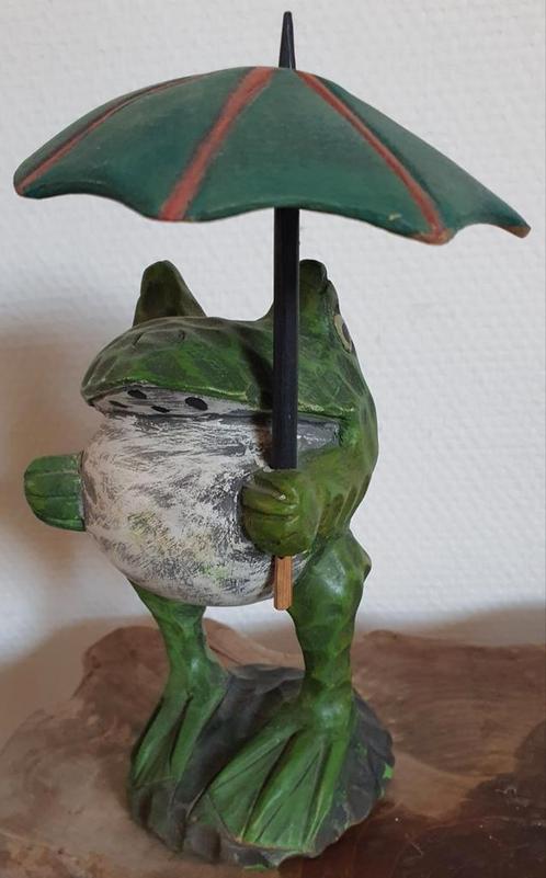 Beeld sculptuur kikker met paraplu hout houtsnijwerk, Verzamelen, Beelden en Beeldjes, Zo goed als nieuw, Dier, Ophalen of Verzenden