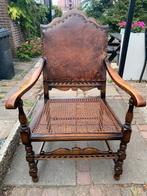 Leuke oude stoel met mooi houtwerk, Antiek en Kunst, Antiek | Meubels | Stoelen en Banken, Ophalen
