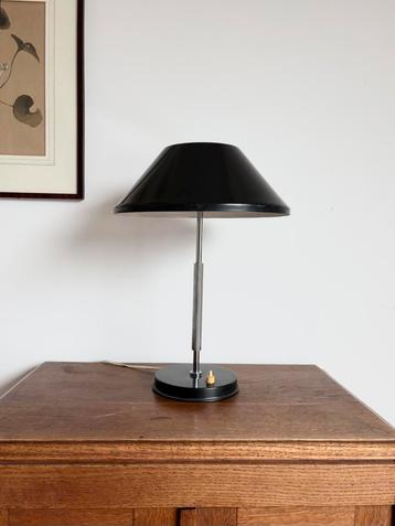 Mooie vintage design tafellamp, jaren 60 beschikbaar voor biedingen