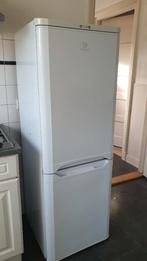 Indesit koelkast wit (155x55x55) met vriesgedeelte, Ophalen, Gebruikt, 200 liter of meer, Met aparte vriezer