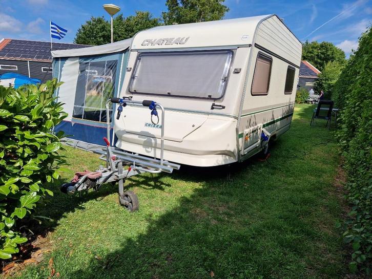 Goed onderhouden Chateau Chiara (1995) Nieuwe banden + Mover, Caravans en Kamperen, Caravans, Particulier, tot en met 4, 750 - 1000 kg