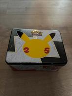 Pokemon celebration chest koffertje, Hobby en Vrije tijd, Verzamelkaartspellen | Pokémon, Ophalen of Verzenden, Zo goed als nieuw