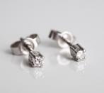 14  krt witgouden oorbellen met fraaie diamant, ., Ophalen of Verzenden, Zo goed als nieuw, .