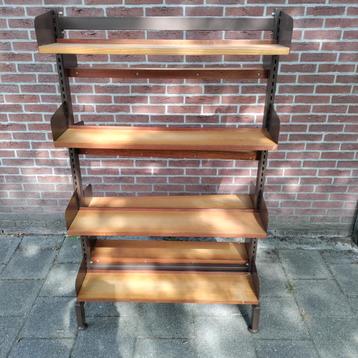 Stellingkast,Wandkast,Vitrinekast,Winkel,decoratie,boeken beschikbaar voor biedingen
