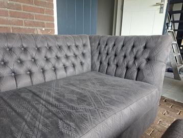 Aura Peeperkorn Bankstel met Hocker - Chesterfield Look beschikbaar voor biedingen