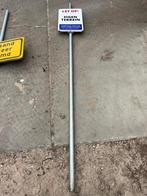 2x verkeersbord 'eigen terrein', Ophalen