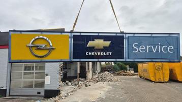 Opel, Chevrolet & Service Reclamebord beschikbaar voor biedingen