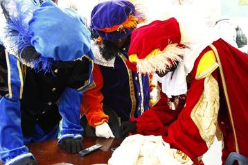 Sinterklaas en pieten huisbezoek roetveeg/orgineel. beschikbaar voor biedingen