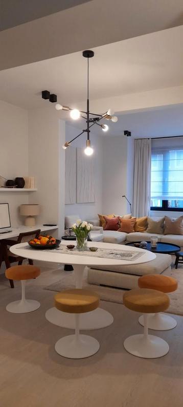 Uittrekbare tulipe Eero Saarinen tafels laminated of hout  beschikbaar voor biedingen
