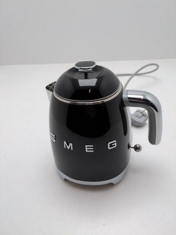 SMEG Waterkoker 0,8L zwart, retourdeal beschikbaar voor biedingen