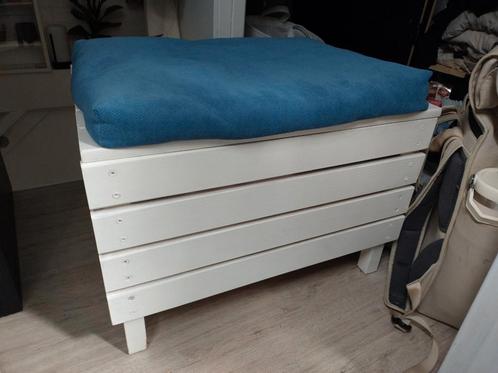 Mooie witte deken kist met kussentje, Huis en Inrichting, Woonaccessoires | Kisten, Minder dan 50 cm, Minder dan 50 cm, 50 tot 100 cm
