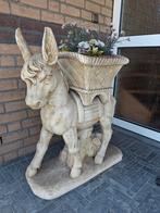 betonnen ezel met plantenbak, Ophalen, Gebruikt