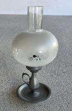 Lamp met glazen kop en voet van tin, Ophalen