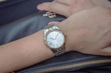 FURORE Dames horloge nieuw. in mooie verpakking koopje heren beschikbaar voor biedingen