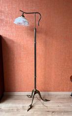 Brocante lamp met messing voet, Huis en Inrichting, Lampen | Vloerlampen, Ophalen, Gebruikt