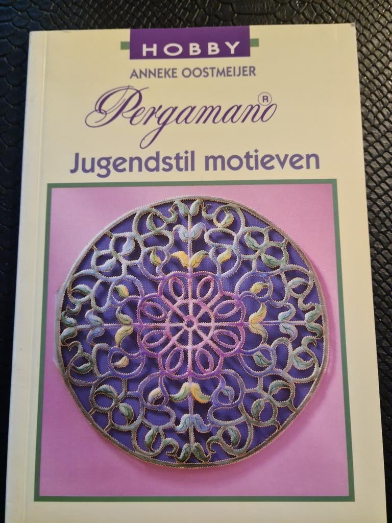 A. Oostmeijer - Jugendstil motieven, Boeken, Ophalen of Verzenden, Zo goed als nieuw, A. Oostmeijer