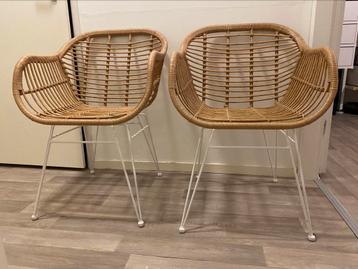 Moderne rotan stoel te koop beschikbaar voor biedingen