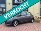Toyota Yaris 1.0 VVT-i Aspiration|Camera|Airco|Nap|VOL!|, Euro 5, Gebruikt, 750 kg, Origineel Nederlands
