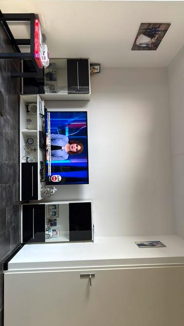 Wand meubel en stande kasten