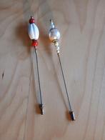 2 oude hoeden spelden, Ophalen of Verzenden