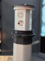 Slim Stopcontact met Draadloos Opladen, Ophalen of Verzenden, Zo goed als nieuw, Stopcontact