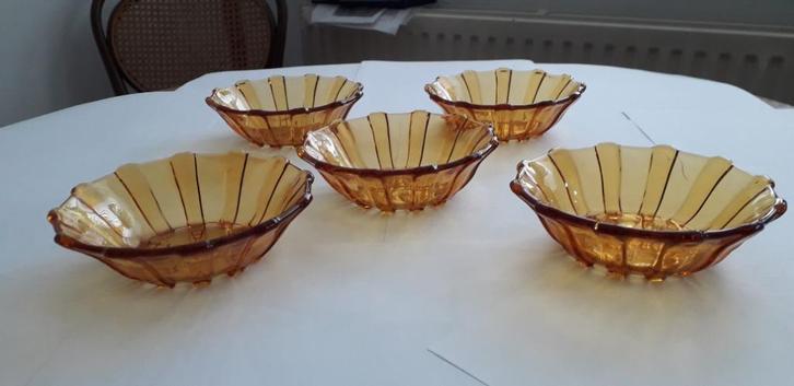 Vintage schaaltjes geel glas, Antiek en Kunst, Antiek | Glas en Kristal, Ophalen of Verzenden