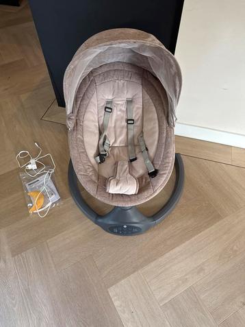 Taupe Wipstoeltje met Schommelfunctie - Zo Goed Als Nieuw! beschikbaar voor biedingen