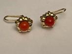 Antieke gouden oorbellen met Bloedkoraal, Sieraden, Tassen en Uiterlijk, Hangers, Verzenden, Zo goed als nieuw, Met edelsteen