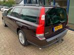 Volvo V70 2.5T AWD Automaat 210PK Youngtimer, Auto's, Automaat, Beige, Traction-control, 2521 cc