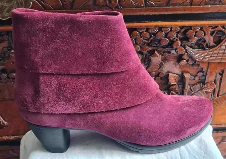 Nieuw, licht aubergine paarse laarzen, mt 39, merk Vabeene., Kleding | Dames, Schoenen, Nieuw, Hoge laarzen, Overige kleuren, Ophalen of Verzenden