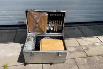 Porsche Rimowa picknickset beschikbaar voor biedingen