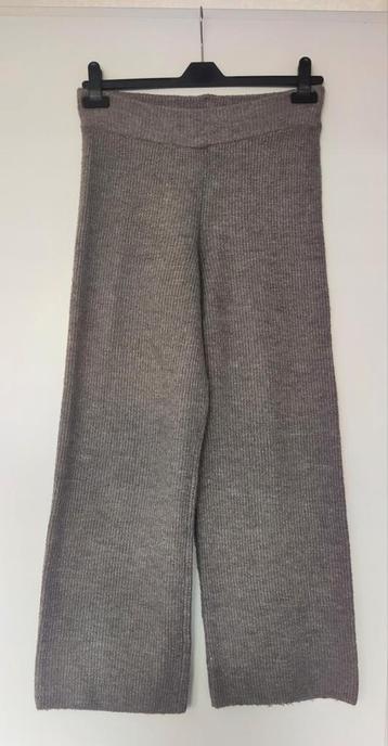 H&M rib gebreide broek maat M beschikbaar voor biedingen