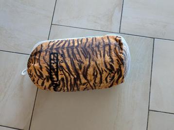 Nek kussen  beschikbaar voor biedingen