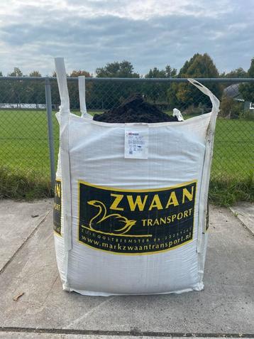 Zwaan biedt aan; Mooie gezeefde grond in bigbag.  beschikbaar voor biedingen
