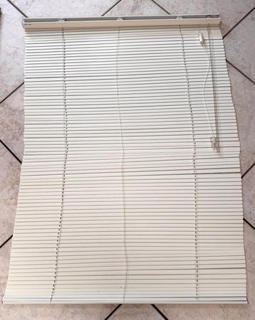 Aluminium jaloezie 16 mm crème wit, H104, B76 beschikbaar voor biedingen