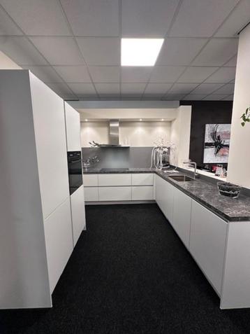 Showroom keuken voor maar €11.000,- beschikbaar voor biedingen