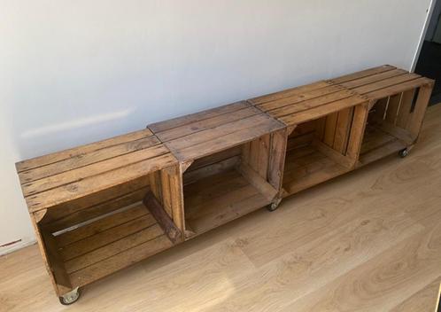 TV-meubel van fruitkisten-stoer, uniek en zelfgebouwd!-€30,-, Huis en Inrichting, Woonaccessoires | Kisten, Gebruikt, 50 tot 75 cm