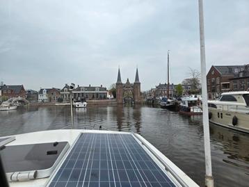 2 grote zonnepanelen compleet met laadregelaar beschikbaar voor biedingen