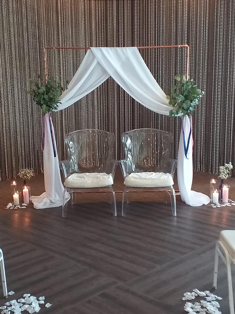 Trouwboog met decoratie, Hobby en Vrije tijd, Feestartikelen | Verhuur, Ophalen, Zo goed als nieuw