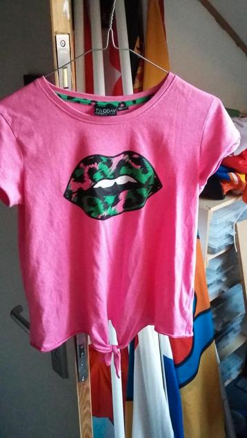 Roze T-shirt TwoDay - Maat 158/164 beschikbaar voor biedingen