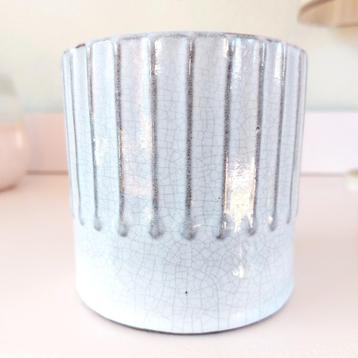 Mica bloempot grijs met reliëf, 10 cm hoog, ø 9 cm beschikbaar voor biedingen