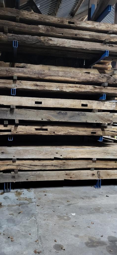 Te koop oude eiken gebinten, planken en balken., Tuin en Terras, Palen, Balken en Planken, Zo goed als nieuw, Palen, 250 cm of meer