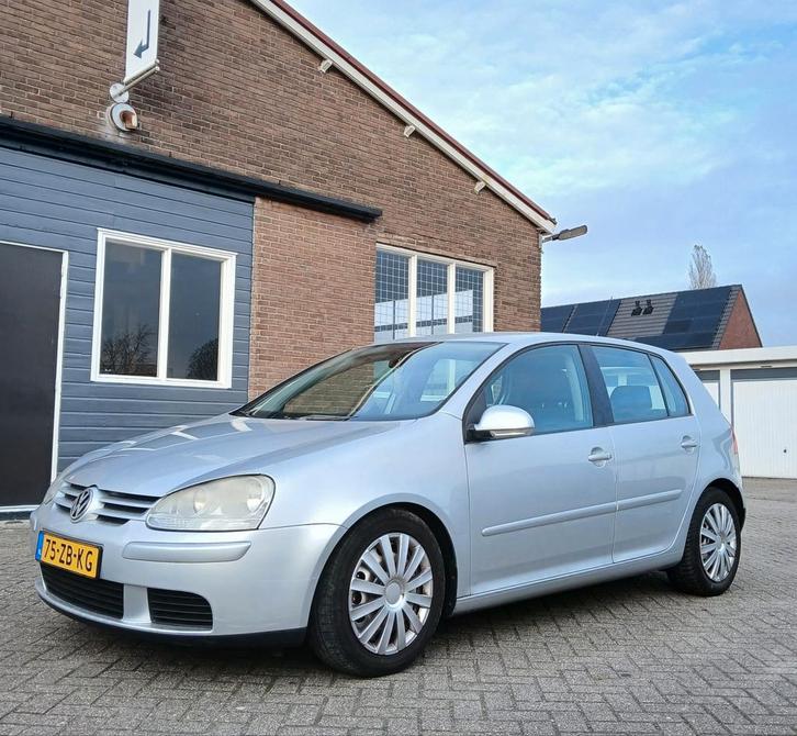 Volkswagen Golf V 1.6 16v -  Bj.2008 (AIRCO /NAVIGATIE), Auto's, Volkswagen, Bedrijf, Golf, ABS, Airbags, Airconditioning, Bluetooth