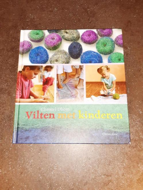 Vilten met kinderen, Hobby en Vrije tijd, Vilt, Zo goed als nieuw, Boek of Patroon, Ophalen of Verzenden