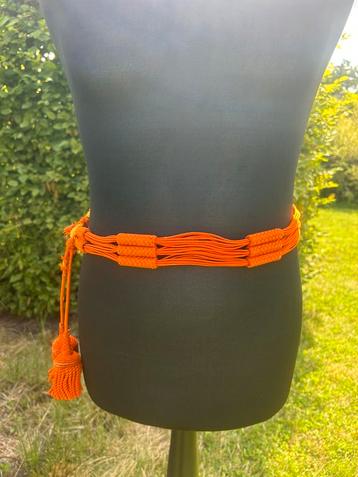 Koordsjerp oranje beschikbaar voor biedingen