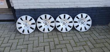 Set nieuwe 16 inch Audi wieldoppen beschikbaar voor biedingen