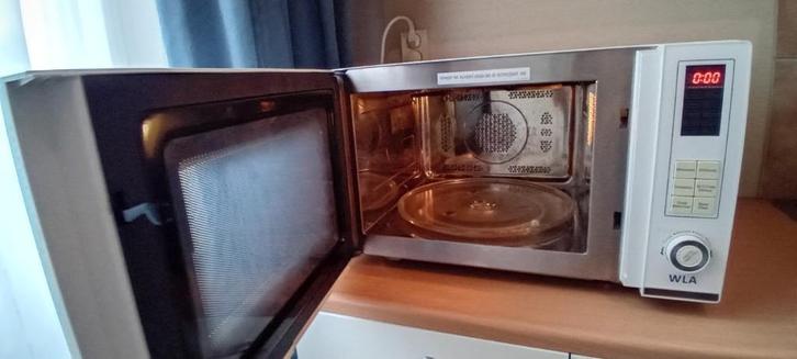 Combimagnetron met grlll en draaiplateau, Witgoed en Apparatuur, Magnetrons, Gebruikt, Vrijstaand, Combimagnetron, 45 tot 60 cm