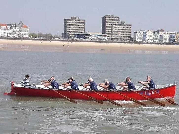 Polyester Roeisloep 9.75m met Buitenboordmotorsteun, Watersport en Boten, Sloepen, Gebruikt, Polyester, Ophalen