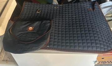 Dekje maat pony beschikbaar voor biedingen